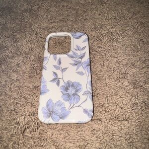 Casely Floral Protective Phone Case - White w/ Light Blue Flowers iPhone 15 PRO